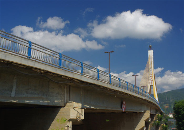 双鸭山304不锈钢桥梁护栏：安全、耐用与美观的完美结合